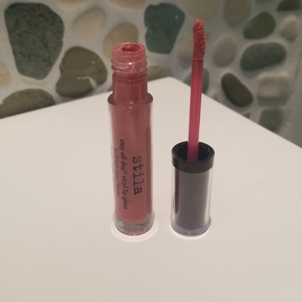 Stila stay all day vinyl lip gloss